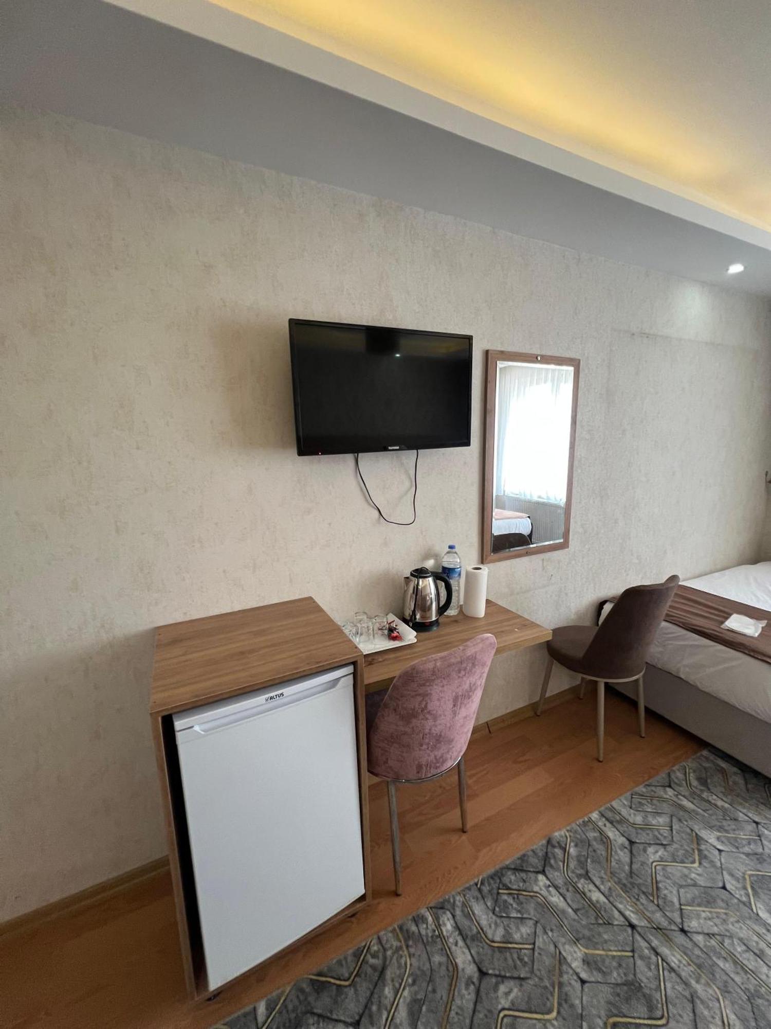 Indiana Hotel 반 외부 사진