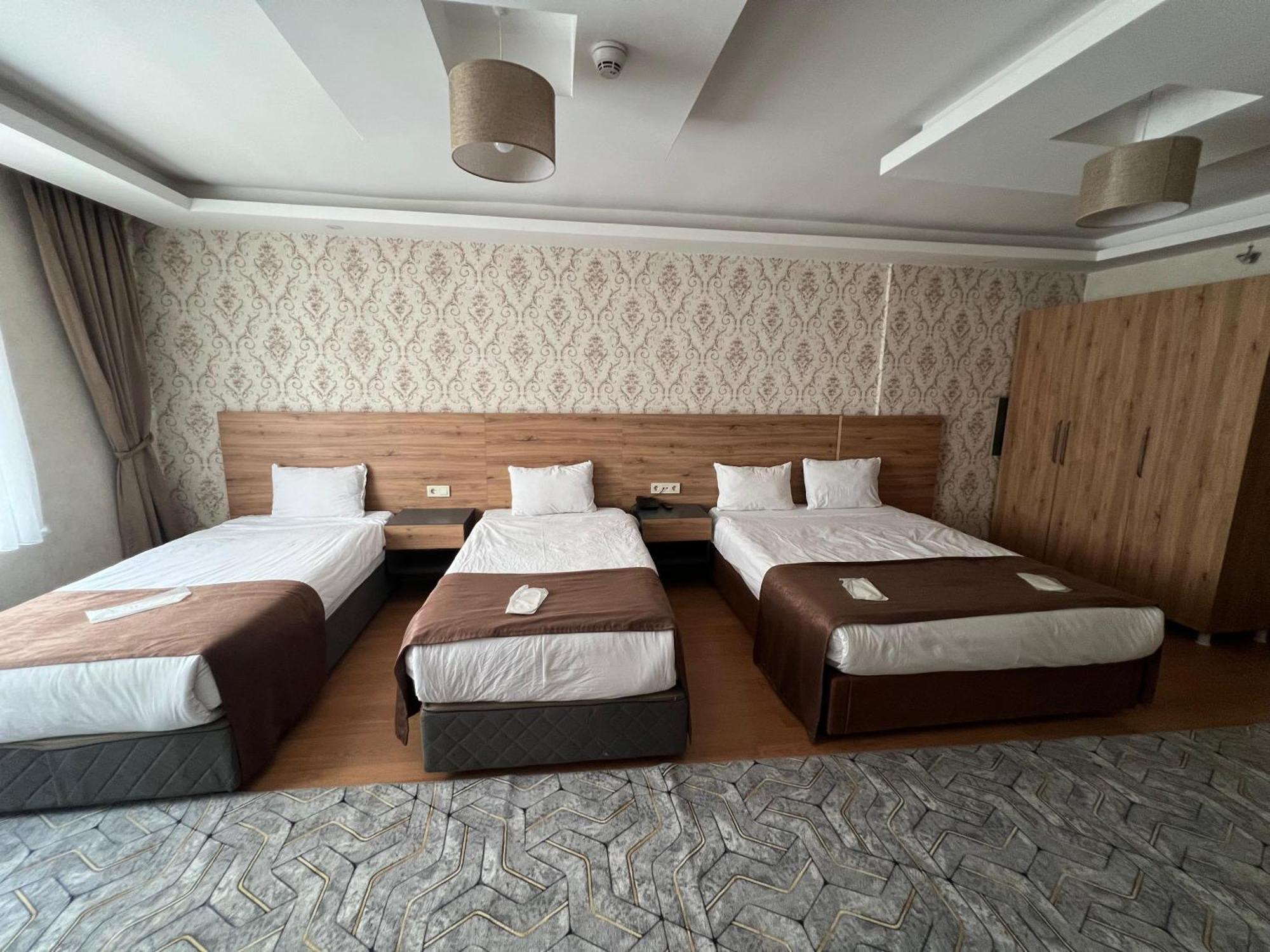 Indiana Hotel 반 외부 사진