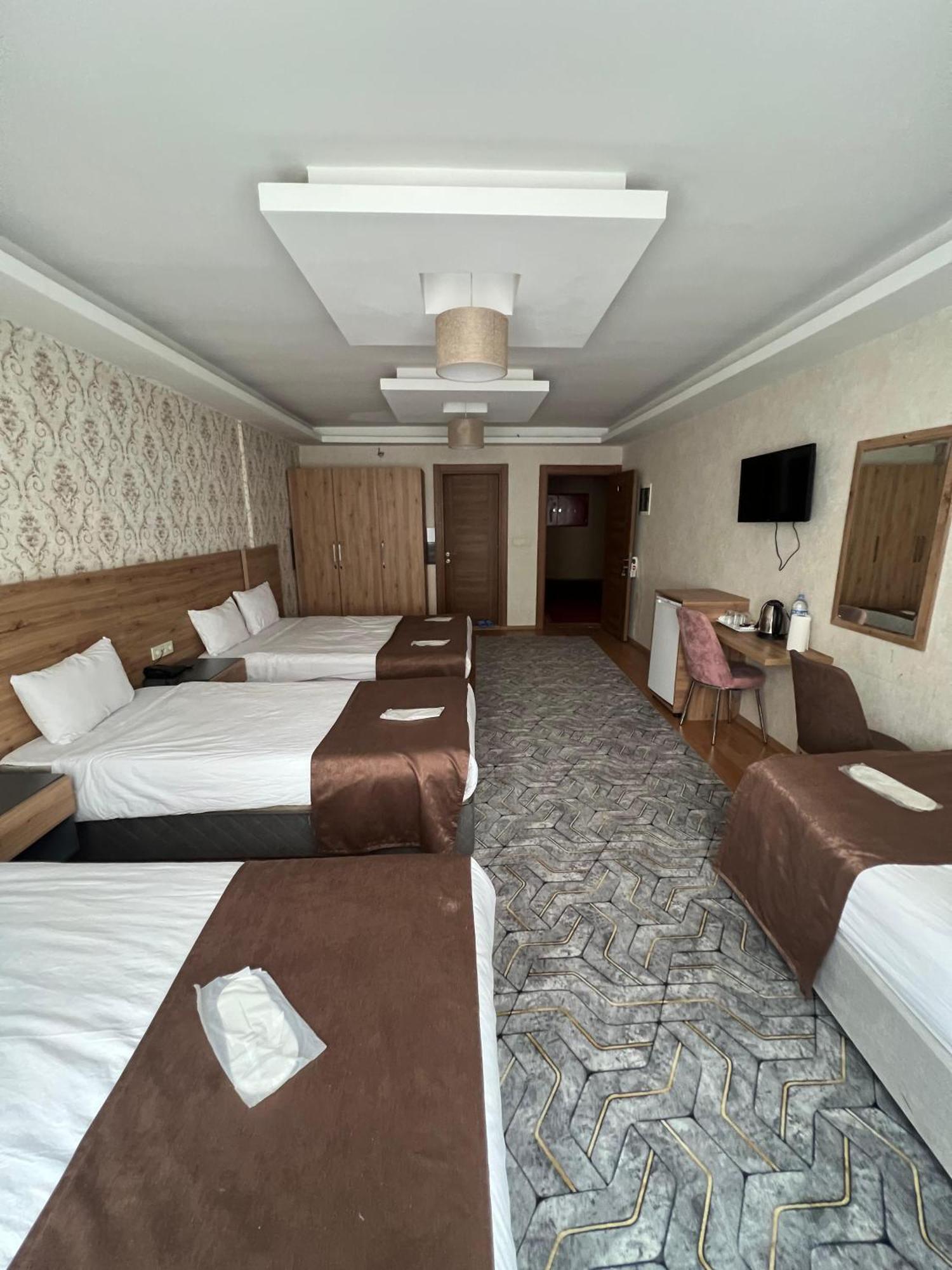 Indiana Hotel 반 외부 사진